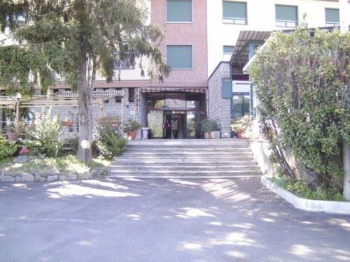 Albergo Ristorante Garden 리볼리 외부 사진