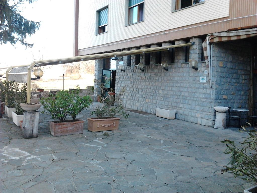 Albergo Ristorante Garden 리볼리 외부 사진